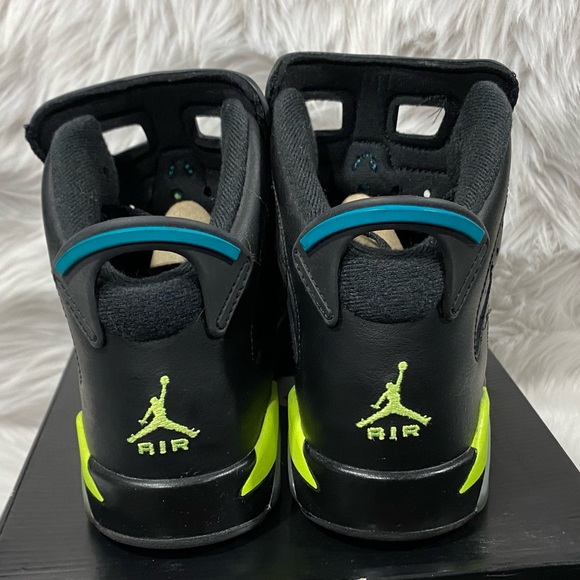 Jordan 6 retro volt ice/blk - Picture 5 of 8